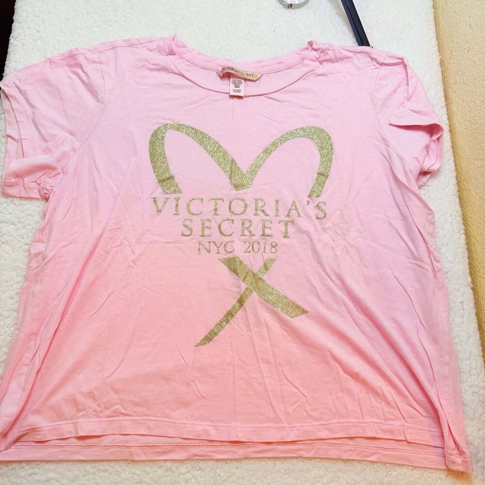 Victoria's Secret NYC 2018 T-Shirt Size XL